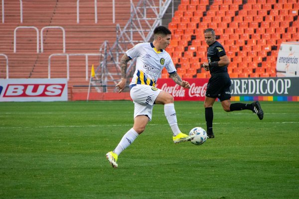 Comment ajuster sa garde en boxe française pour anticiper les attaques de pieds rapides?